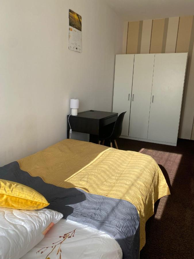 Pokoje Do Wynajecia - Podwislocze 24 Rzeszow Exterior photo